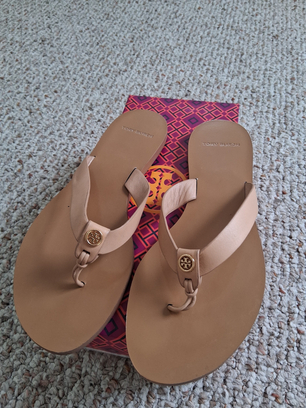 Tory Burch Tan Manon Calf Leather Thong Sandals In Natural Vachetta Sz 8 - Picture 2 of 10